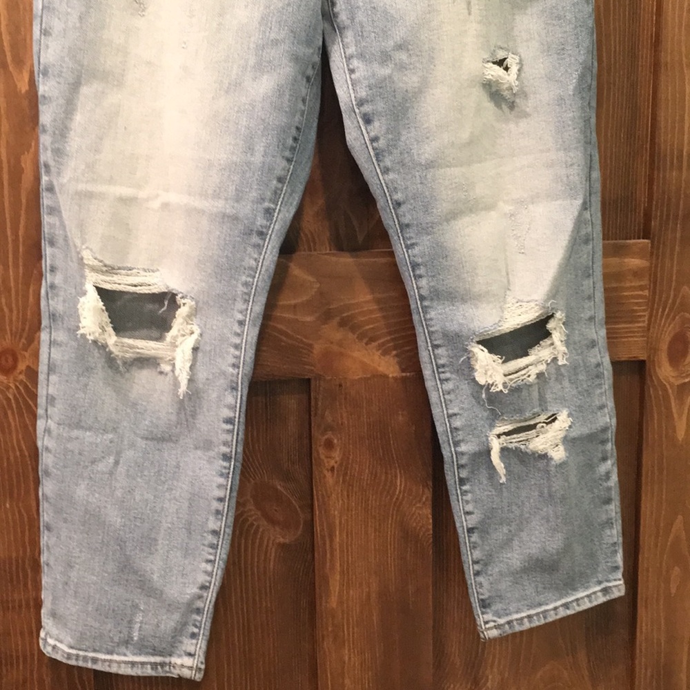 High Rise Cropped Jean - Picture 5 of 7